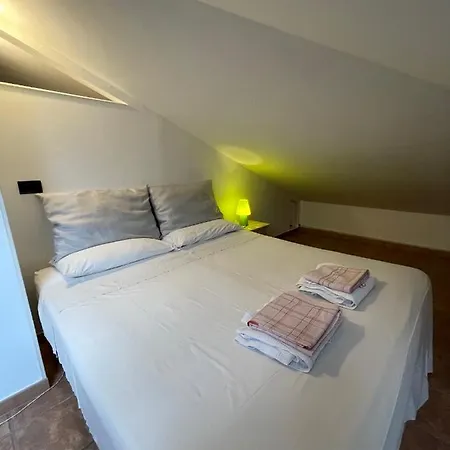 Casa Via Vigo Pensión Acireale